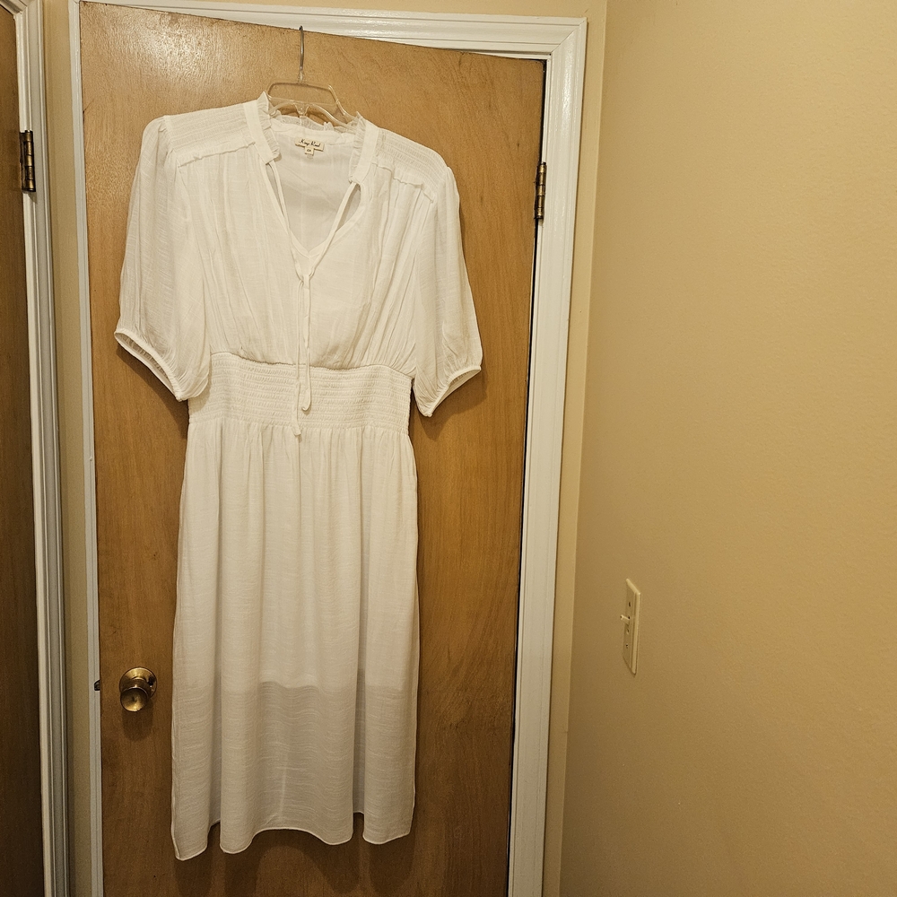 White V-Neck Short Sleeve Midi dress